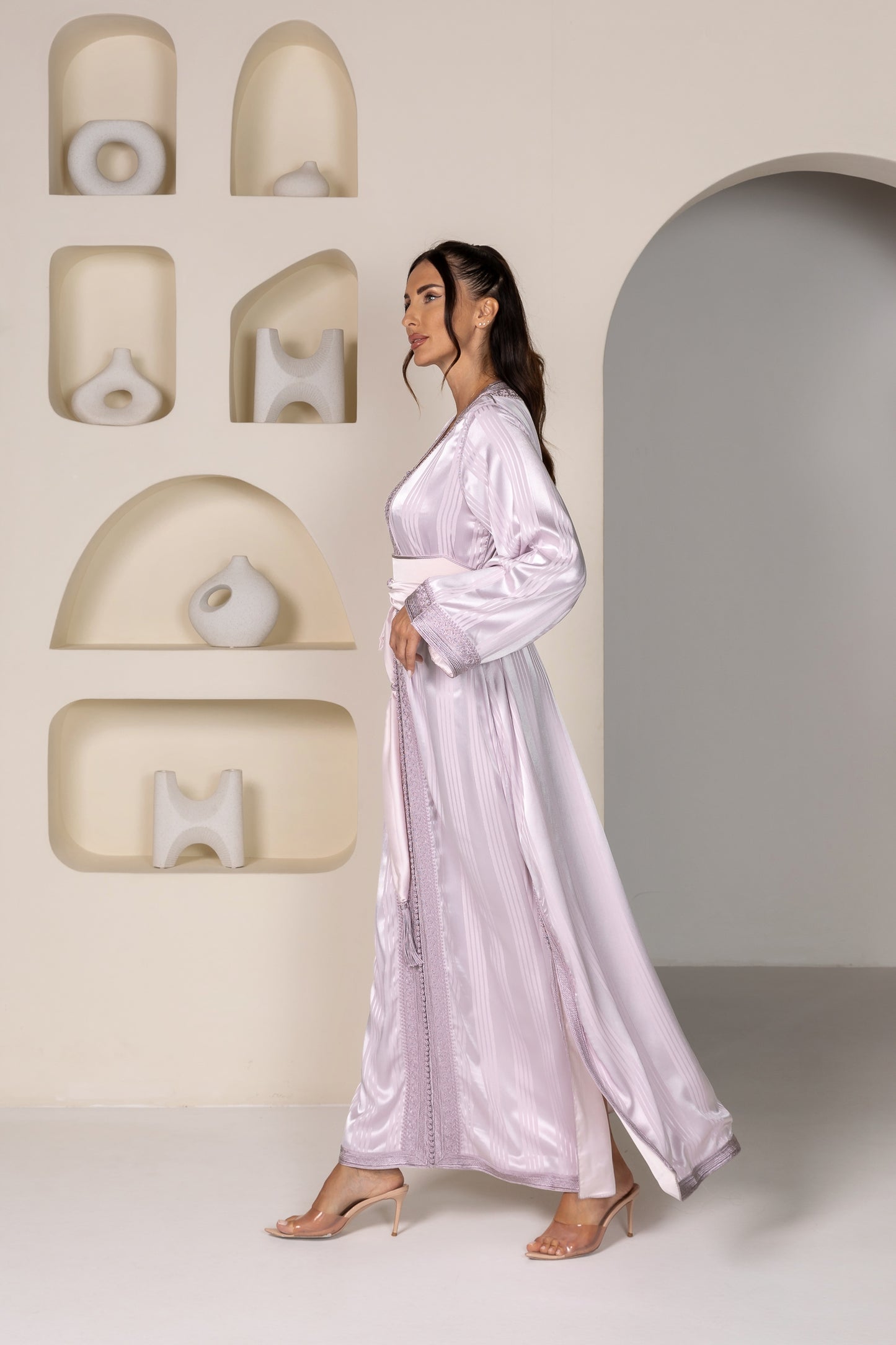 Side view of light purple Moroccan kaftan showing elegant design and belt